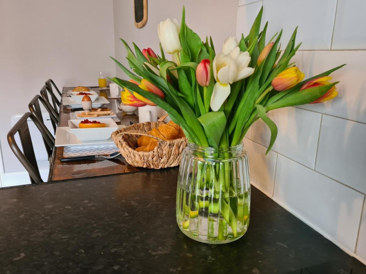 Beautiful Mews House In A Georgian Listed Building Close To The A38 バートン・アポン・トレント エクステリア 写真